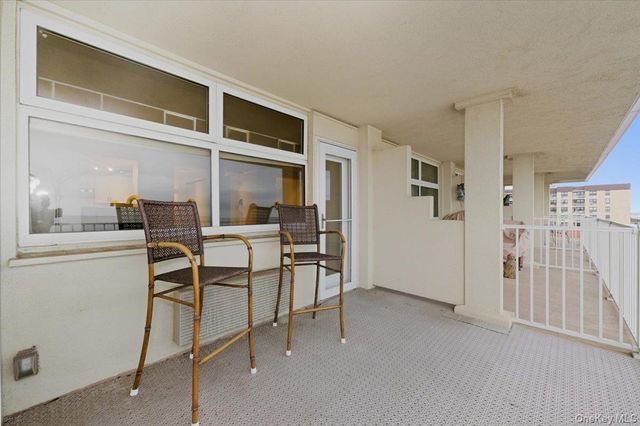 250 Shore Road 4D, Long Beach, NY 11561