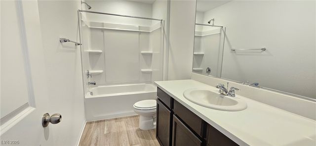 6071 Swift Lariat Street, Las Vegas, NV 89113