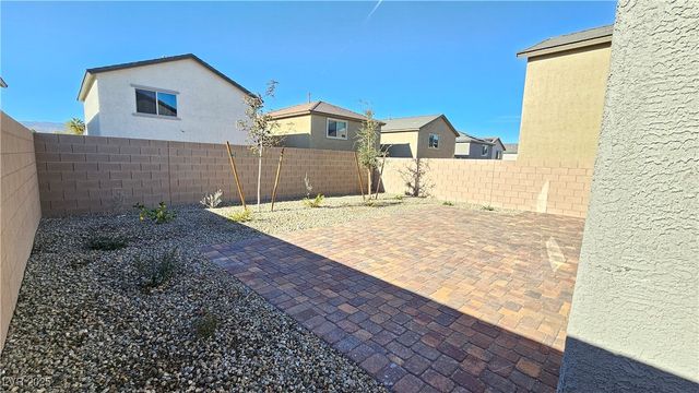 6071 Swift Lariat Street, Las Vegas, NV 89113