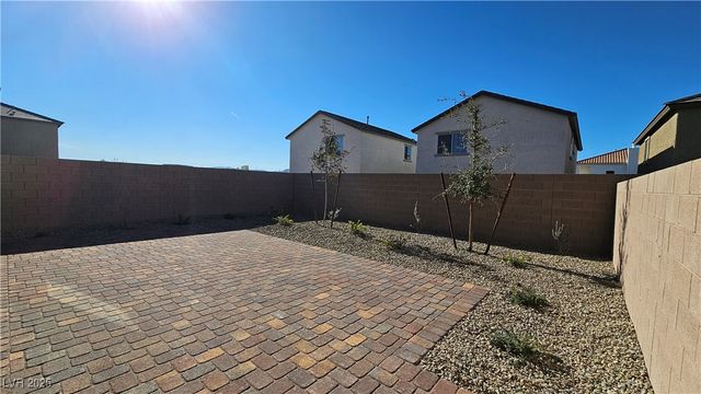6071 Swift Lariat Street, Las Vegas, NV 89113