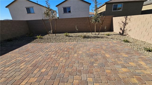 6071 Swift Lariat Street, Las Vegas, NV 89113