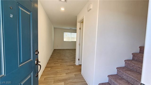 6071 Swift Lariat Street, Las Vegas, NV 89113