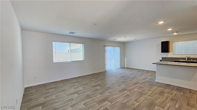 6071 Swift Lariat Street, Las Vegas, NV 89113