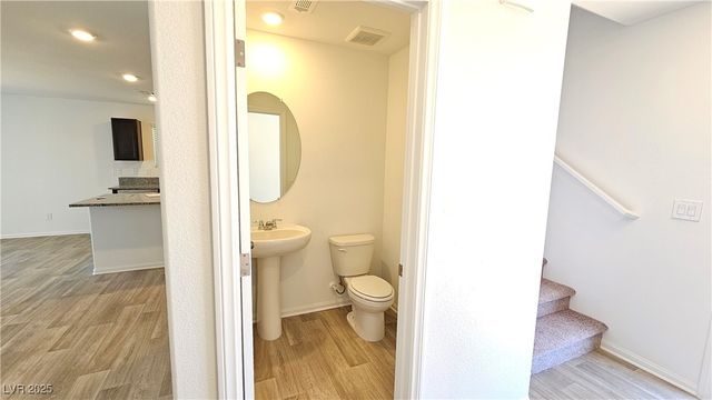 6071 Swift Lariat Street, Las Vegas, NV 89113