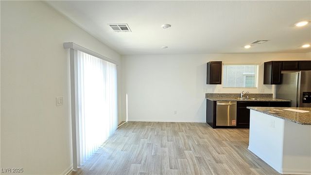 6071 Swift Lariat Street, Las Vegas, NV 89113