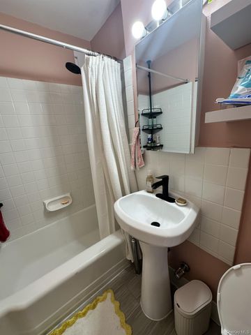 50-15 39th Street 5C, Sunnyside, NY 11104
