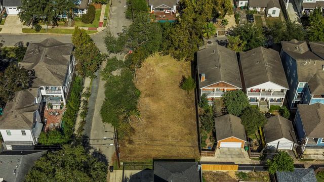 602 E 24th Street Street, Houston, TX 77008