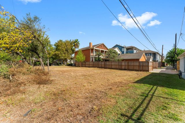 602 E 24th Street Street, Houston, TX 77008