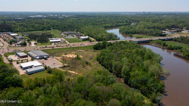 2280 Lakeland Drive, Flowood, MS 39232