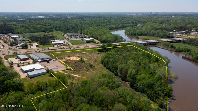 2280 Lakeland Drive, Flowood, MS 39232