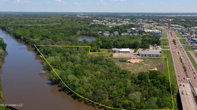 2280 Lakeland Drive, Flowood, MS 39232