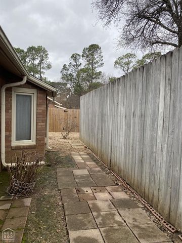 2709 Greenbriar Drive, Jonesboro, AR 72401