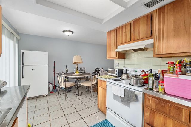 1420 SW 42ND STREET B, Gainesville, FL 32607