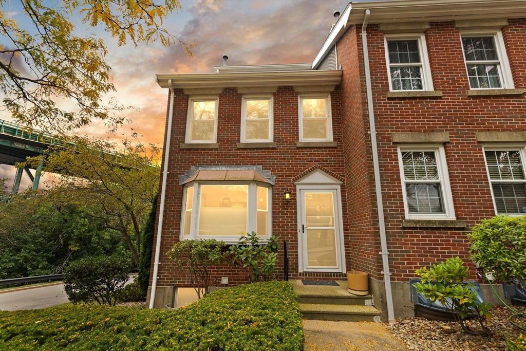 1 Boatswains Way 1, Chelsea, MA 02150