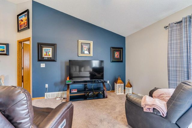 219 Heritage LANE, Onalaska, WI 54650