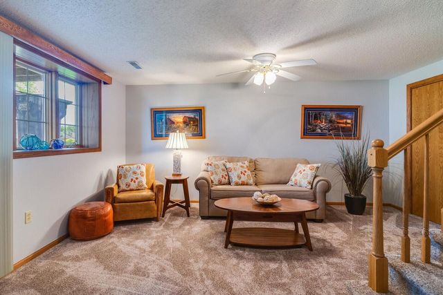 219 Heritage LANE, Onalaska, WI 54650