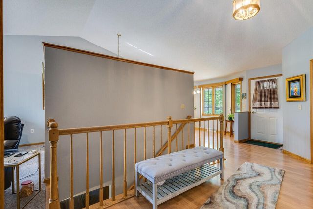 219 Heritage LANE, Onalaska, WI 54650