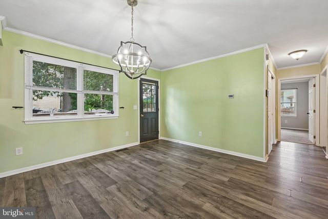 215 MCCLELLAN AVE, West Berlin, NJ 08091