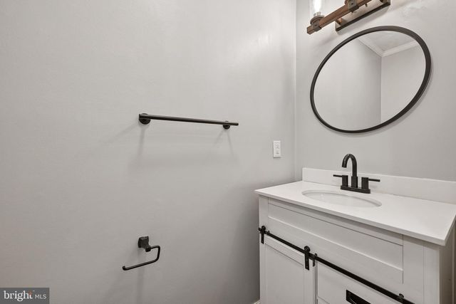 215 MCCLELLAN AVE, West Berlin, NJ 08091
