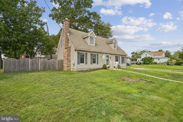 215 MCCLELLAN AVE, West Berlin, NJ 08091
