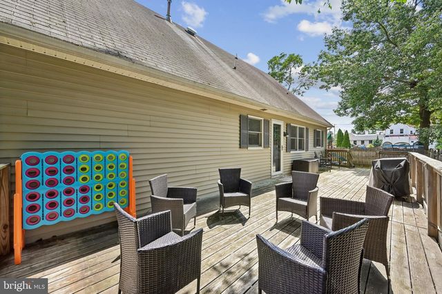 215 MCCLELLAN AVE, West Berlin, NJ 08091