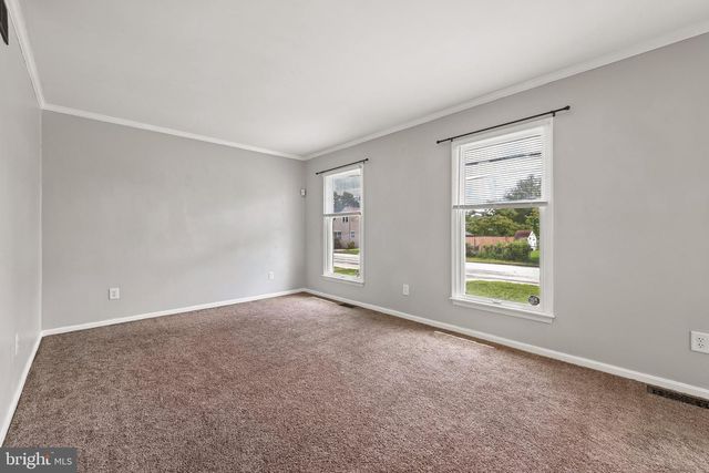 215 MCCLELLAN AVE, West Berlin, NJ 08091