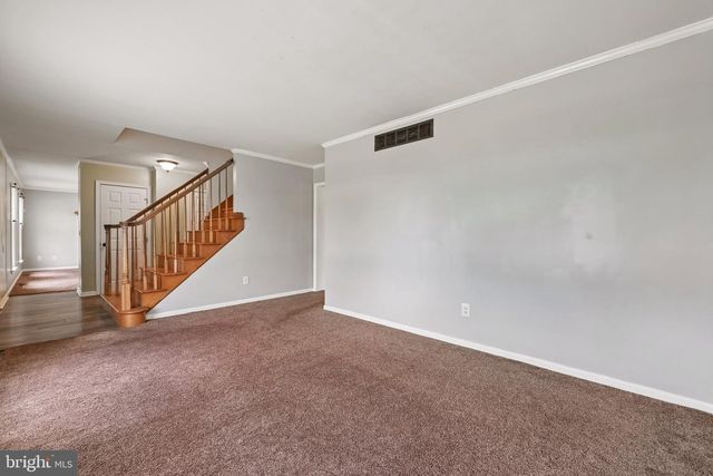 215 MCCLELLAN AVE, West Berlin, NJ 08091