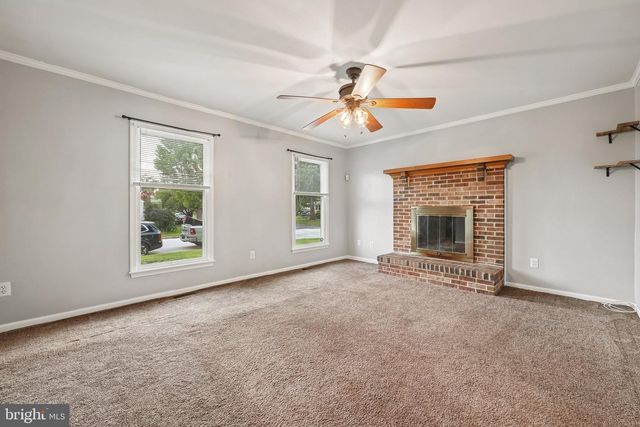 215 MCCLELLAN AVE, West Berlin, NJ 08091