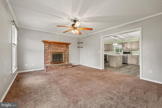 215 MCCLELLAN AVE, West Berlin, NJ 08091