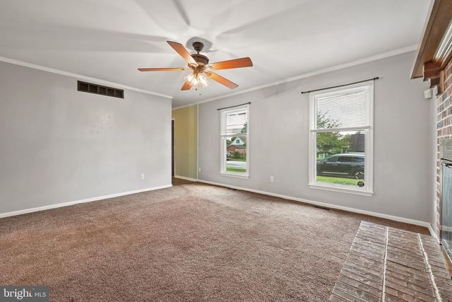 215 MCCLELLAN AVE, West Berlin, NJ 08091