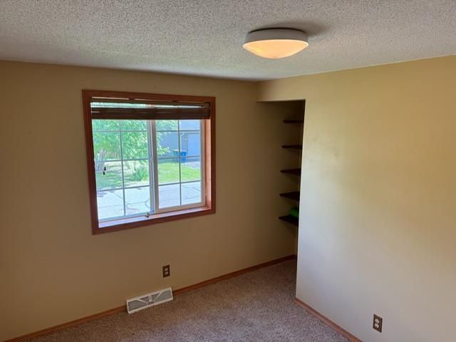 1994 Robin Lane N, Hugo, MN 55038