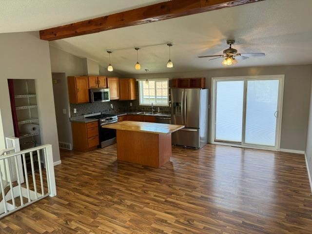 1994 Robin Lane N, Hugo, MN 55038