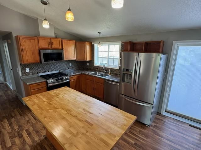 1994 Robin Lane N, Hugo, MN 55038