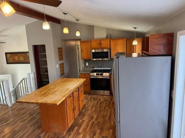 1994 Robin Lane N, Hugo, MN 55038