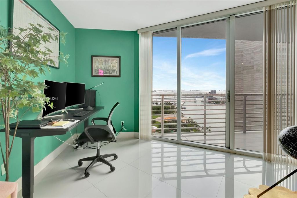 Image 14 of property listing at 325 S Biscayne Blvd 2616, Miami, FL 33131