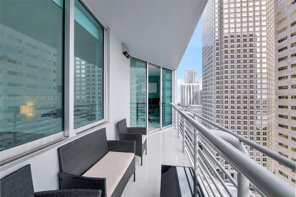 Image 5 of property listing at 325 S Biscayne Blvd 2616, Miami, FL 33131