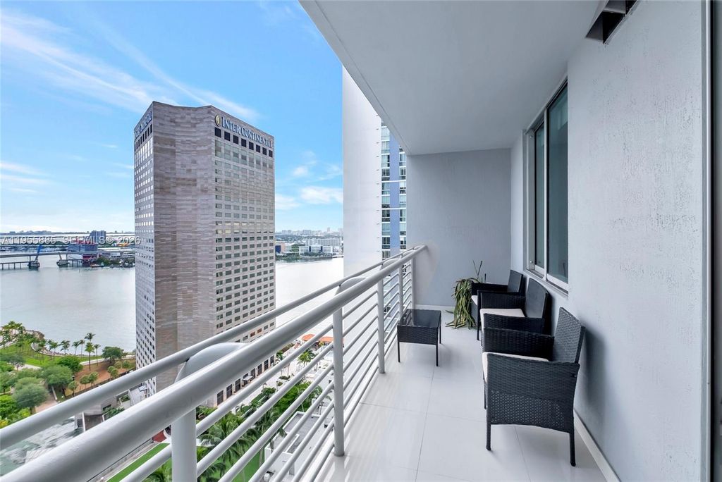 Image 6 of property listing at 325 S Biscayne Blvd 2616, Miami, FL 33131