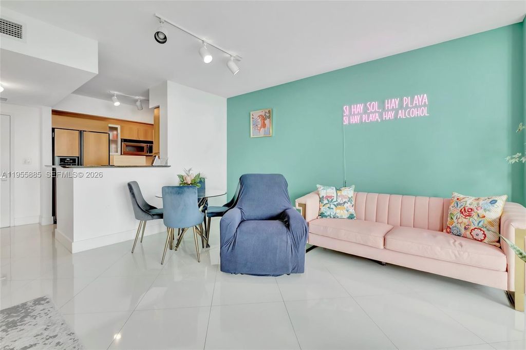 Image 7 of property listing at 325 S Biscayne Blvd 2616, Miami, FL 33131