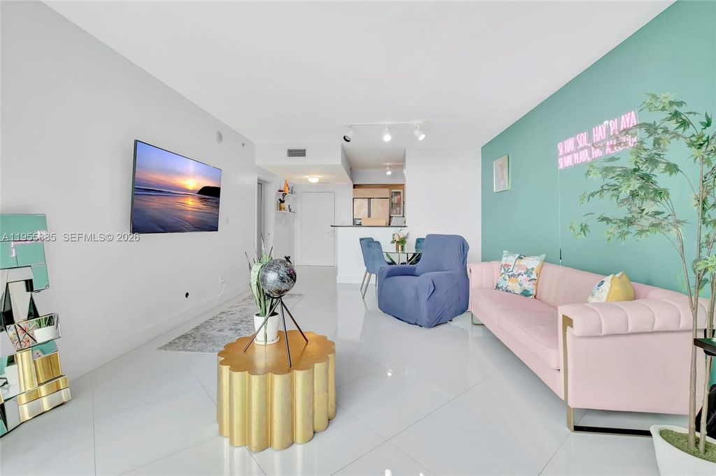 Image 8 of property listing at 325 S Biscayne Blvd 2616, Miami, FL 33131