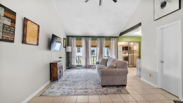 68 Westwood Drive W, Trinity, TX 75862