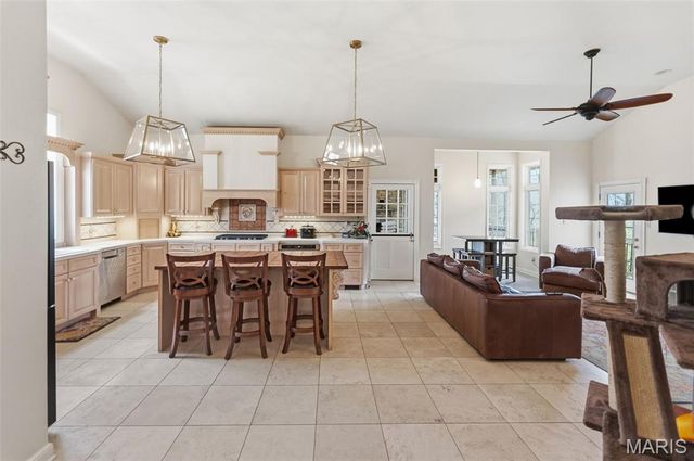 1383 Ivey Brook Lane Lane, Lebanon, IL 62254