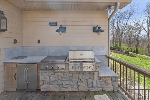 1383 Ivey Brook Lane Lane, Lebanon, IL 62254