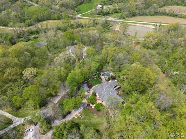 1383 Ivey Brook Lane Lane, Lebanon, IL 62254