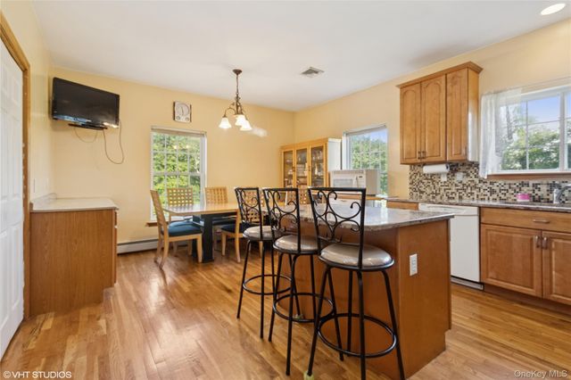 10 Willys Court, Rock Tavern, NY 12575