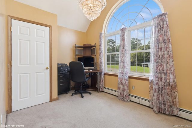 10 Willys Court, Rock Tavern, NY 12575