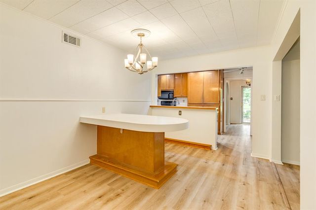 204 Caladium Street, Lake Jackson, TX 77566