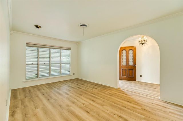 204 Caladium Street, Lake Jackson, TX 77566