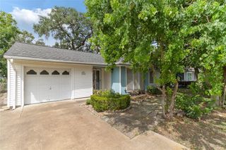 204 Caladium Street, Lake Jackson, TX 77566
