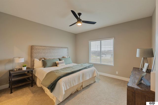 17608 Robin Drive, Omaha, NE 68136