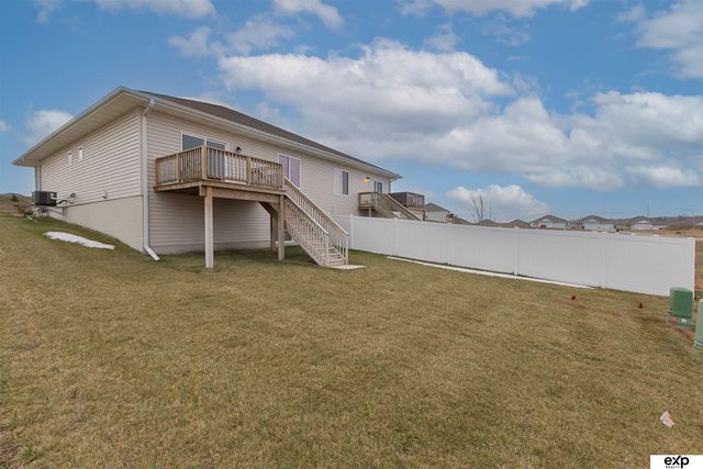 17608 Robin Drive, Omaha, NE 68136